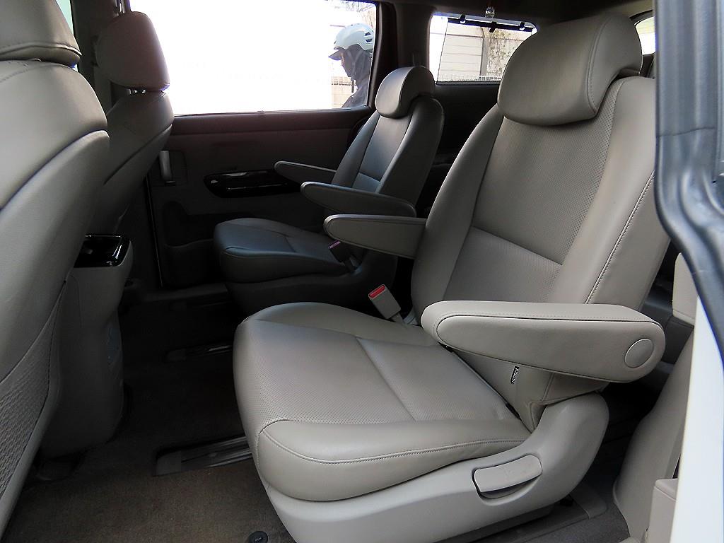 KIA Carnival - Vista 6