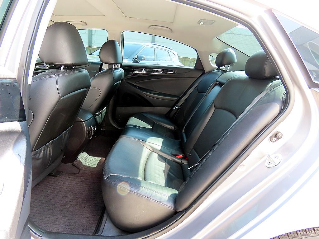 HYUNDAI Sonata - Vista 6