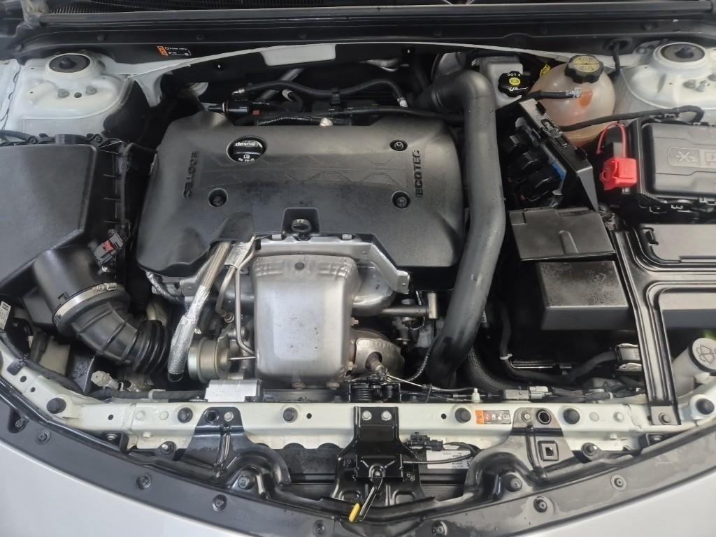 Chevrolet Malibu - Vista 5