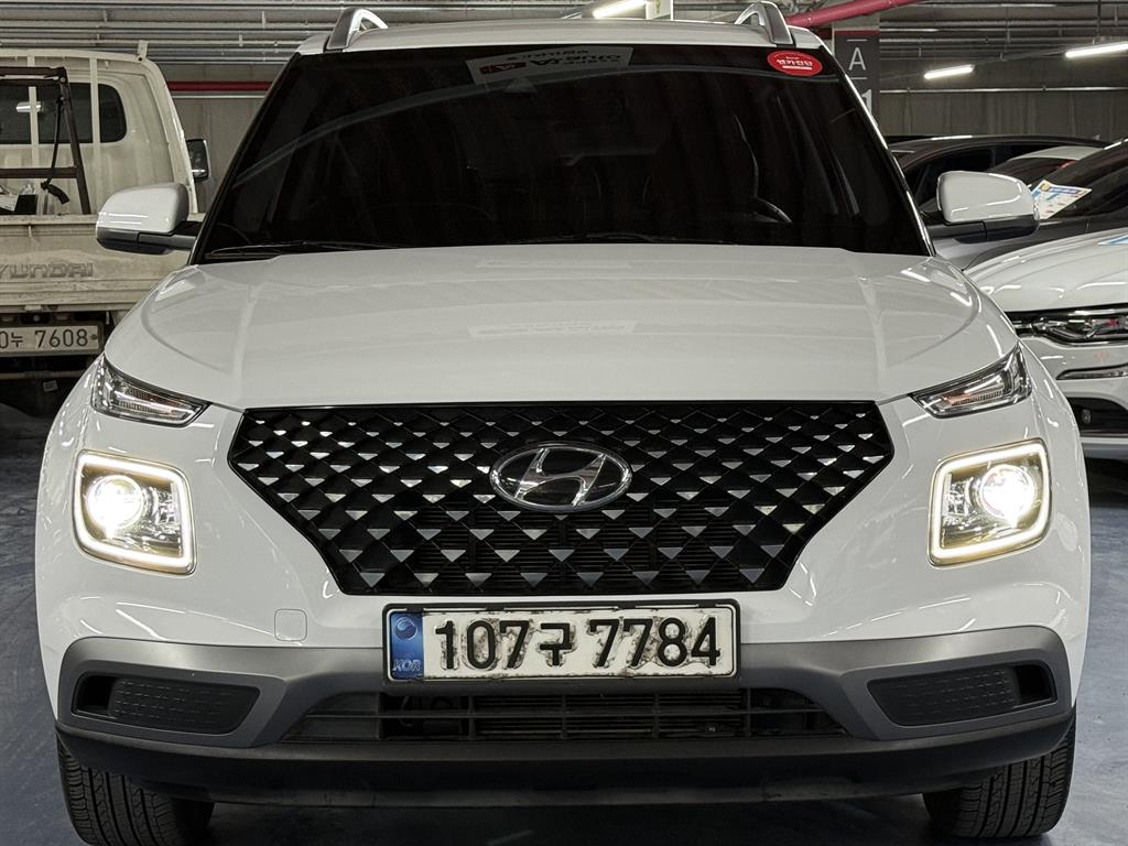 HYUNDAI Venue - Vista 2