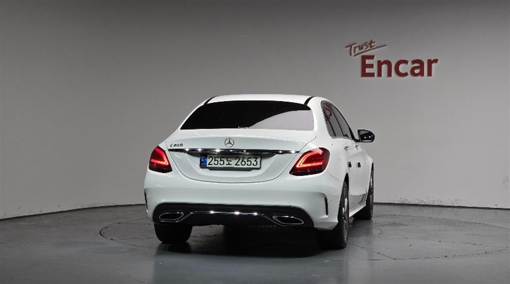 Mercedes Benz C Class - Vista 4