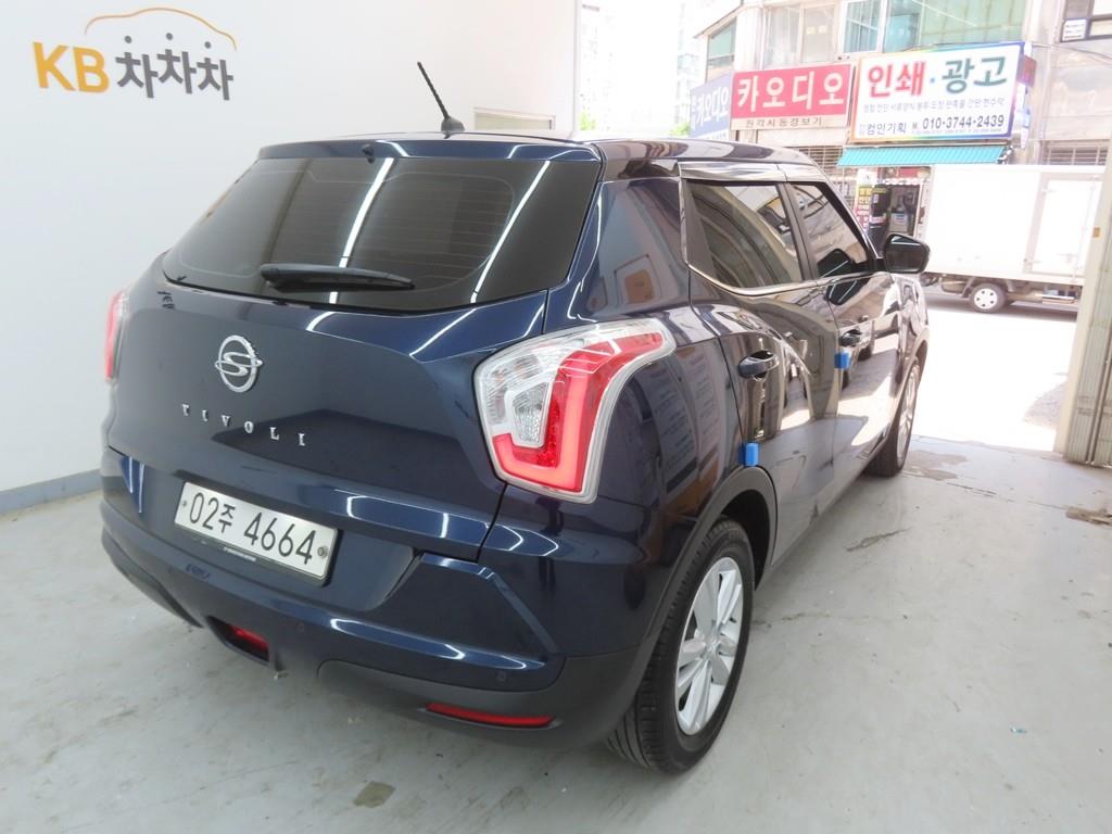 Ssangyong Tivoli - Vista 3