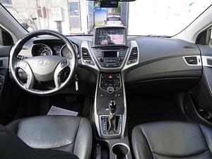 HYUNDAI Avante - Vista 10