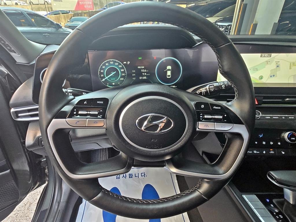 HYUNDAI Avante - Vista 11