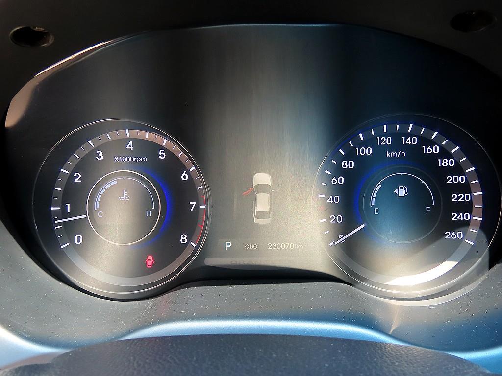HYUNDAI Grandeur - Vista 9