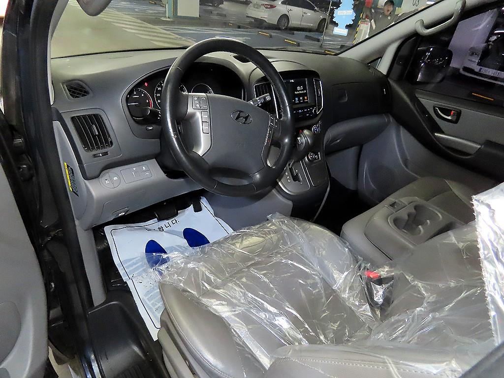 HYUNDAI Starex - Vista 11