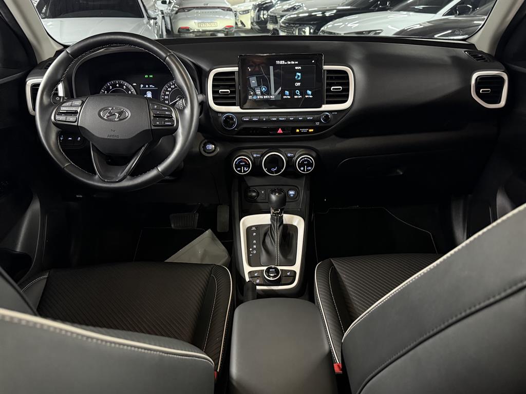 HYUNDAI Venue - Vista 8