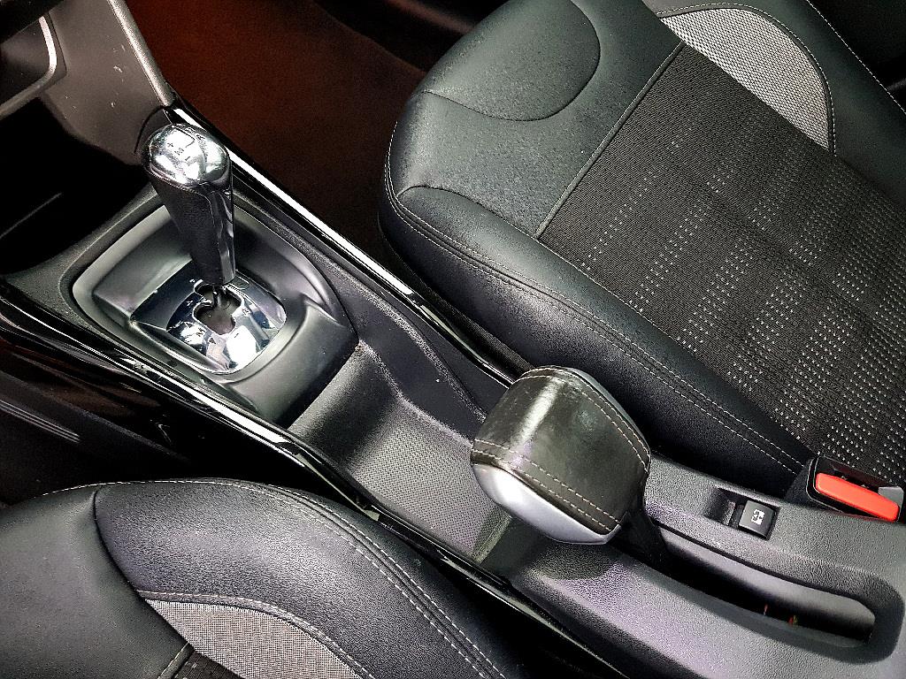 Peugeot 2008 2016 Gris - Importación desde Corea - HF Imports Iquique - Foto 13