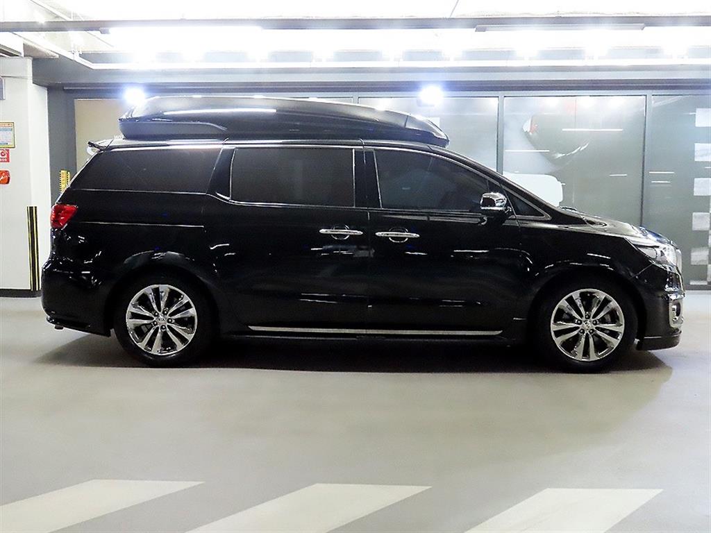 KIA Carnival - Vista 3