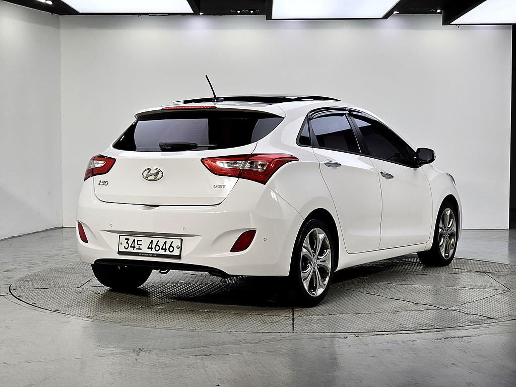 HYUNDAI i30 - Vista 4