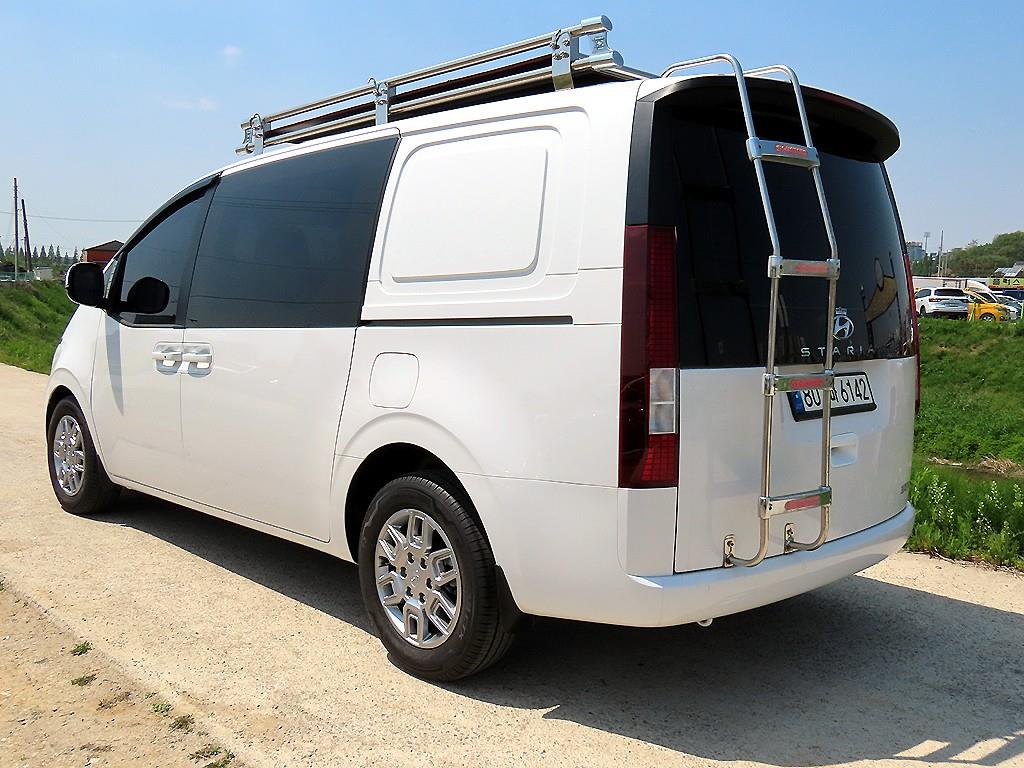 HYUNDAI Staria - Vista 3
