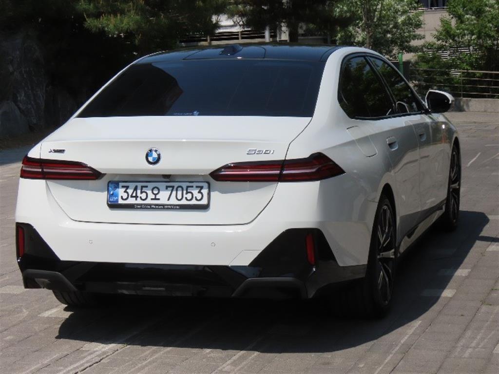 BMW 5 Series - Vista 5