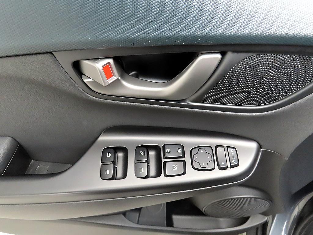 HYUNDAI Kona - Vista 11