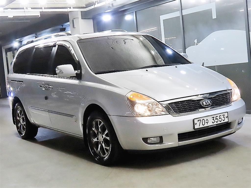 KIA Carnival 2013 Plateado - Importación desde Corea - HF Imports Iquique - Foto 1