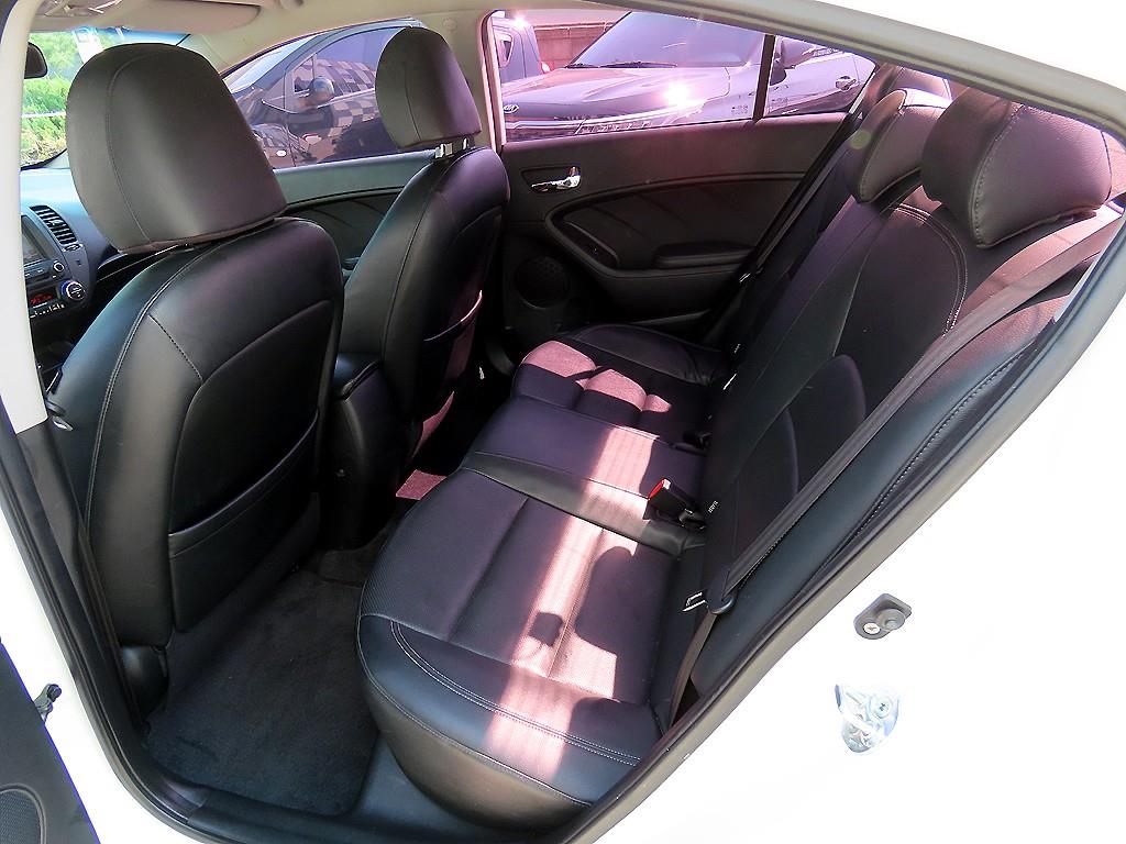 KIA K3 - Vista 6