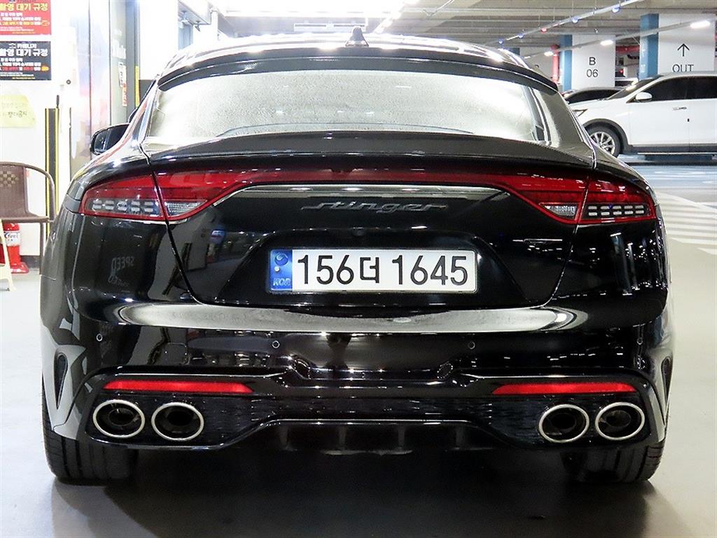 KIA Stinger - Vista 5