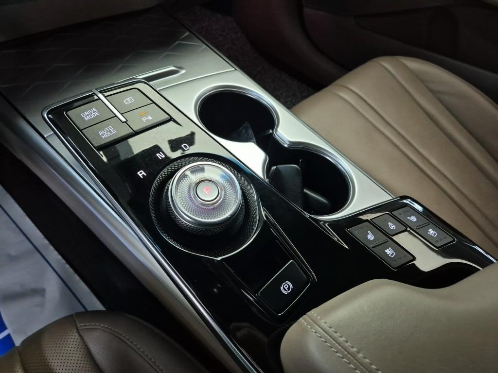 KIA K8 - Vista 10