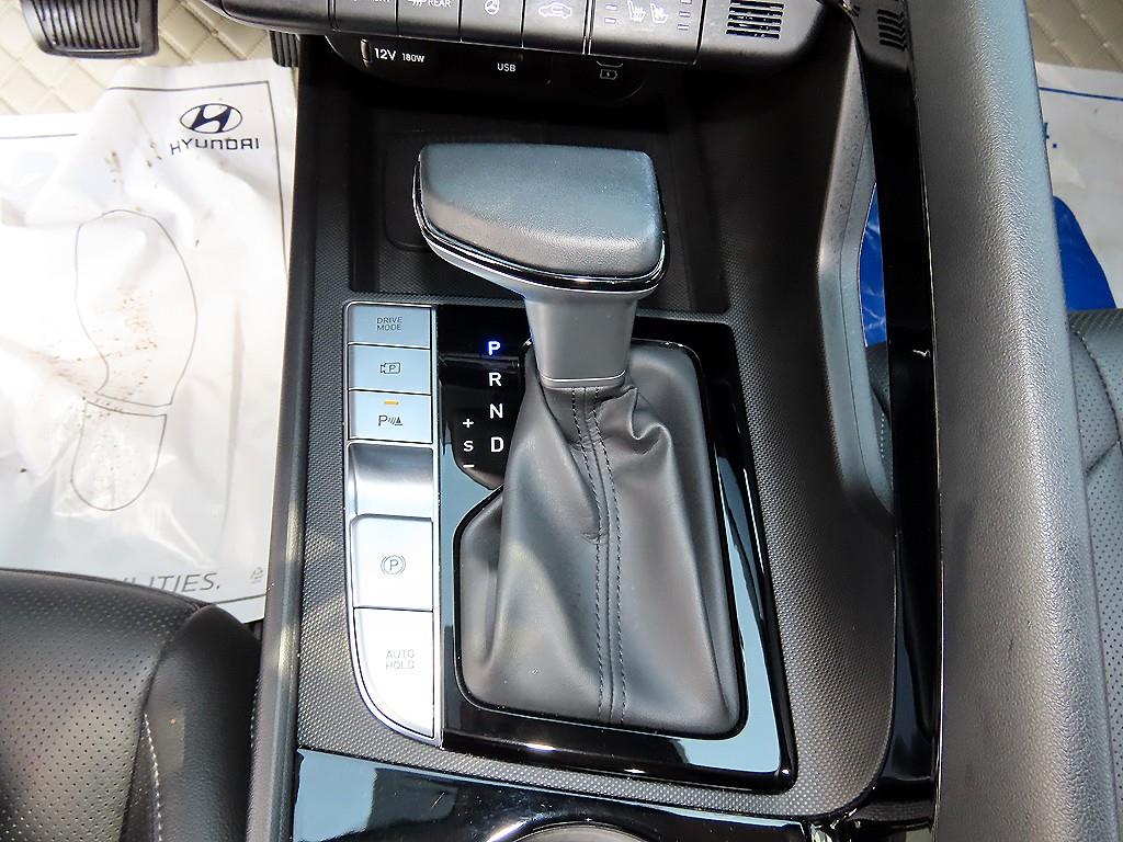 HYUNDAI Avante - Vista 10