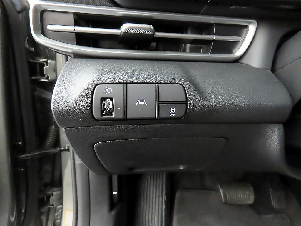 HYUNDAI Avante - Vista 12