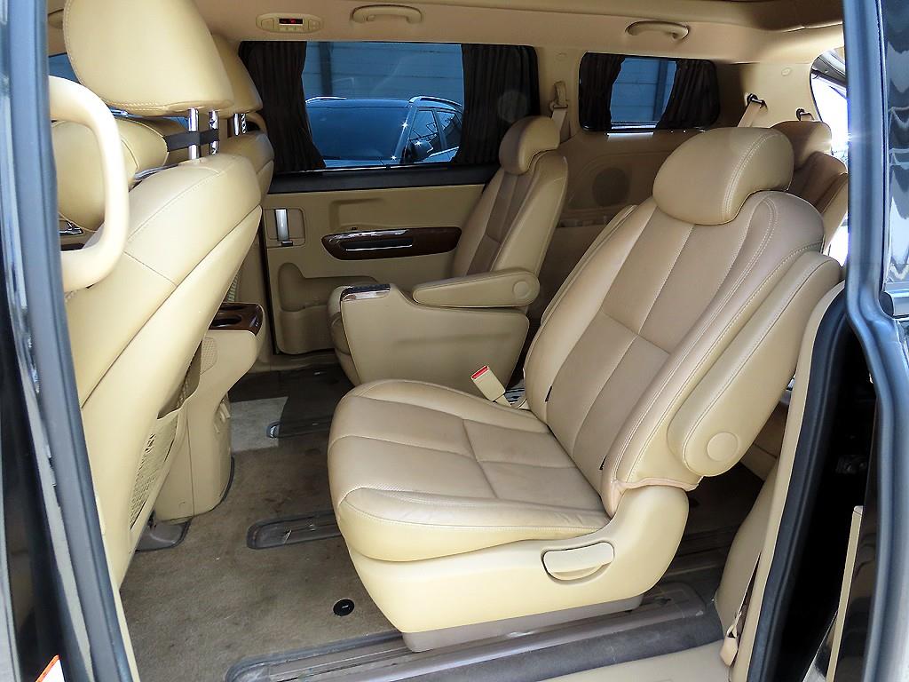 KIA Carnival - Vista 6