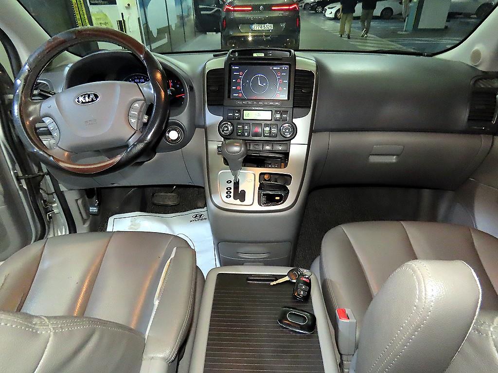 KIA Carnival - Vista 10