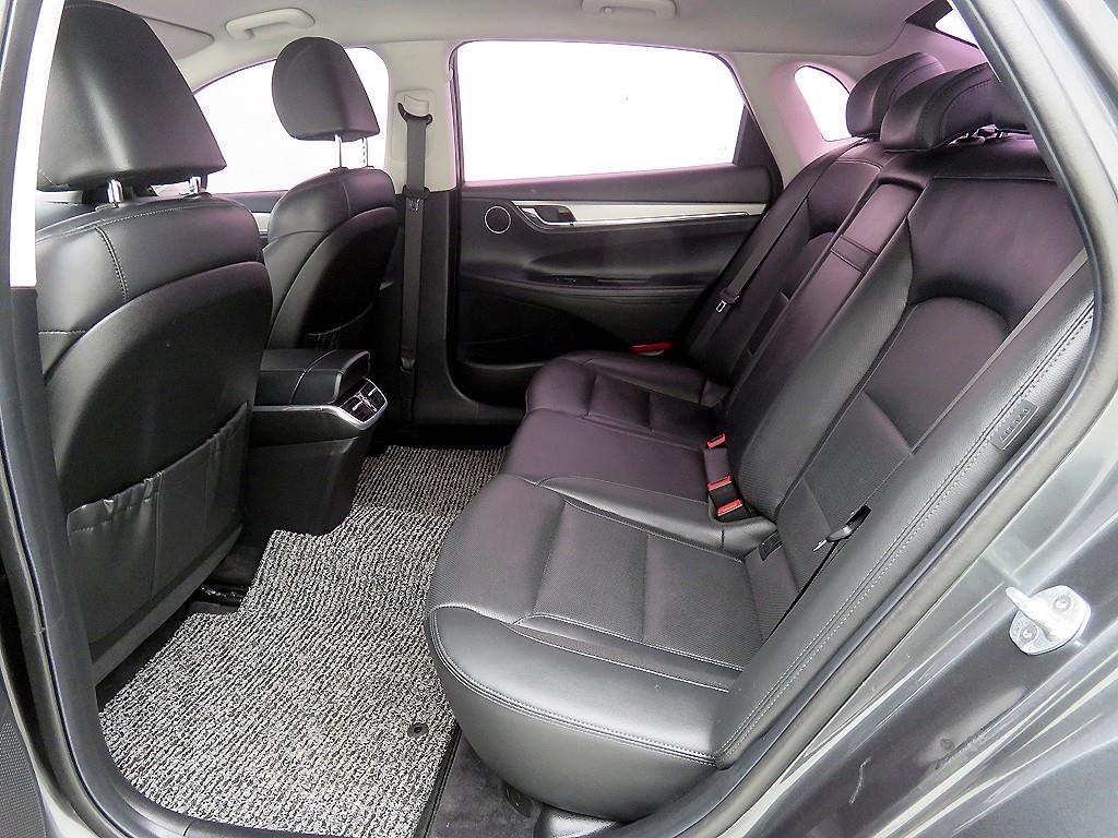 HYUNDAI Grandeur - Vista 7