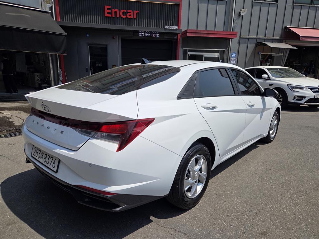 HYUNDAI Avante - Vista 4
