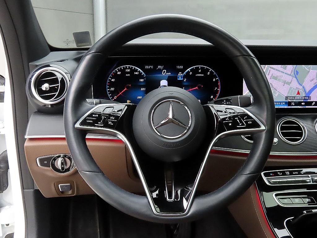 Mercedes Benz E class - Vista 9