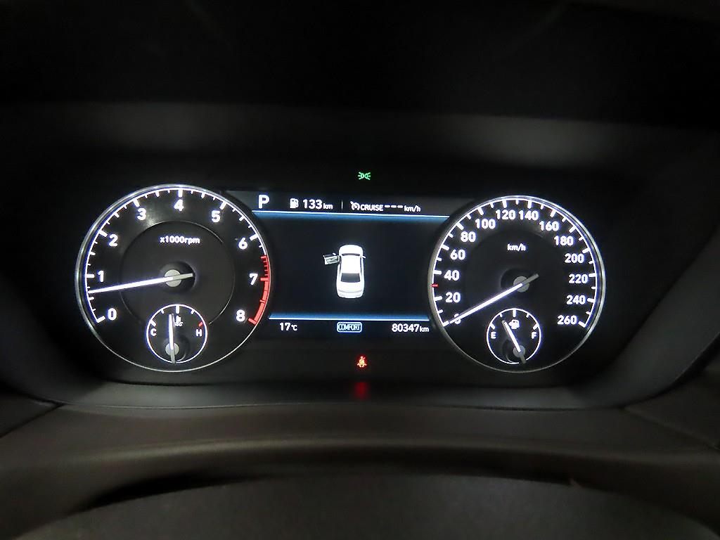 Genesis G90 - Vista 8