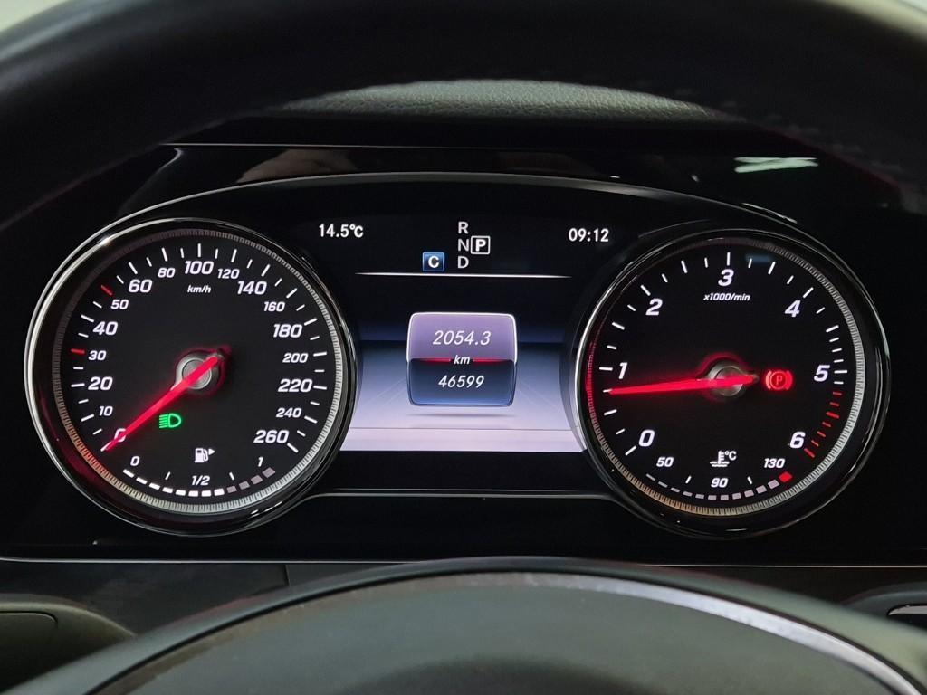 Mercedes Benz E class - Vista 6