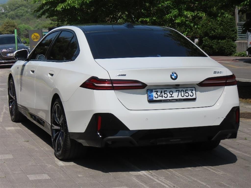 BMW 5 Series - Vista 7