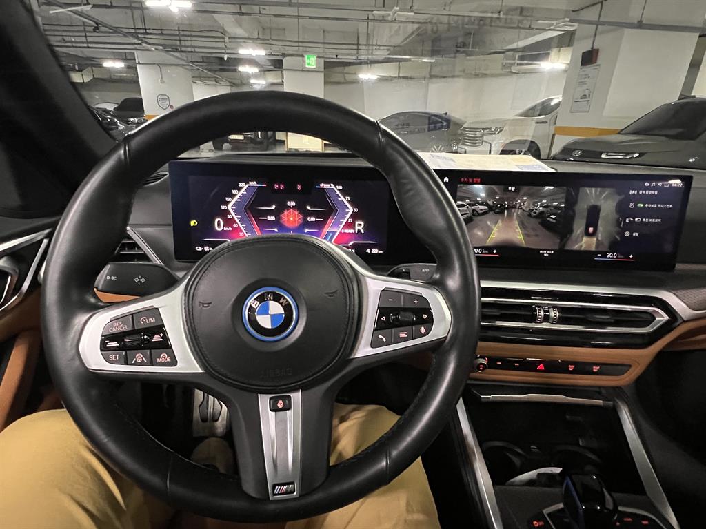 BMW i4 2022 Negro - Importación desde Corea - HF Imports Iquique - Foto 16