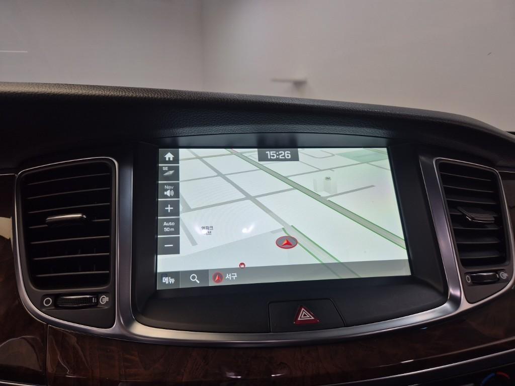 HYUNDAI Equus - Vista 12