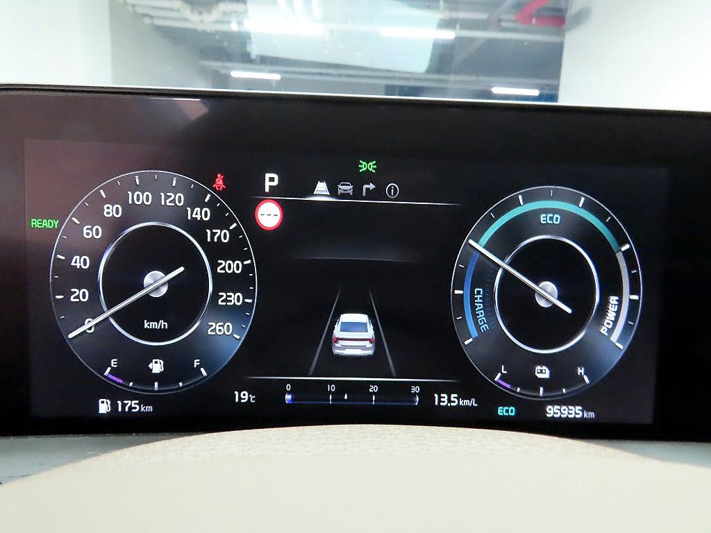 KIA K8 - Vista 6
