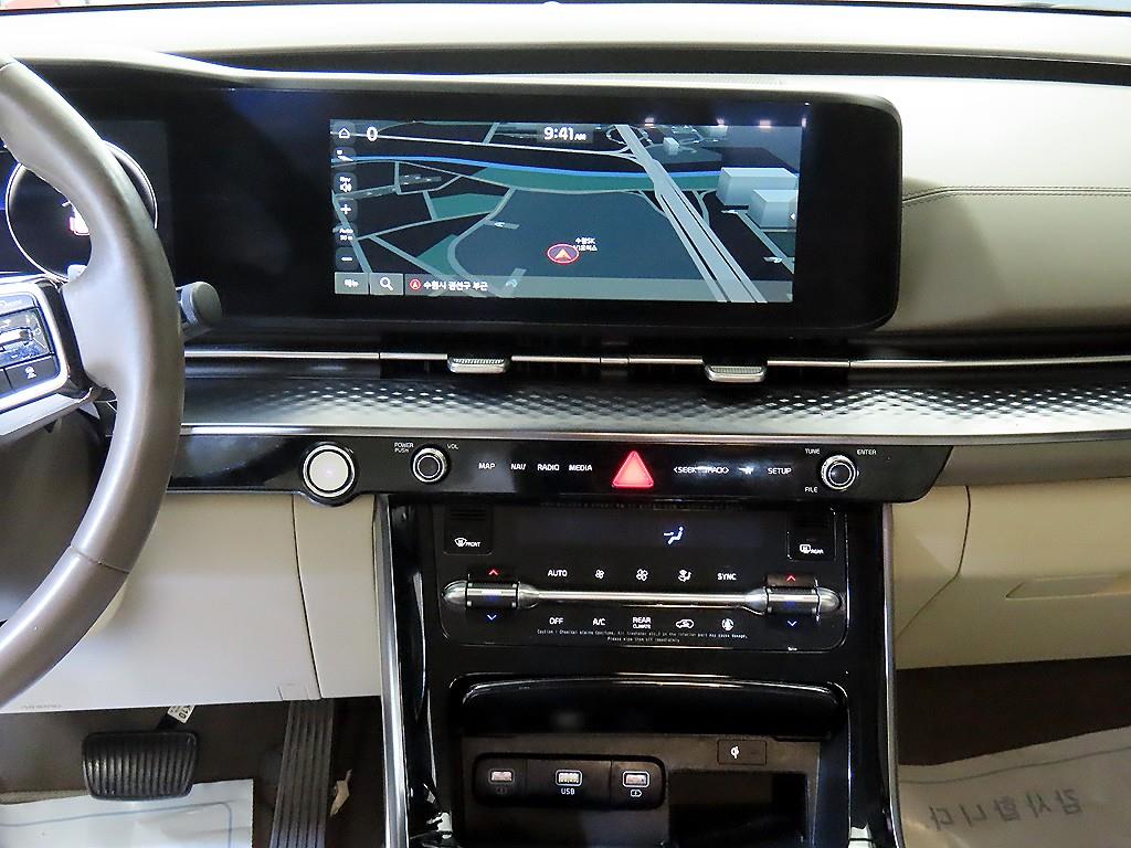 KIA Carnival - Vista 11