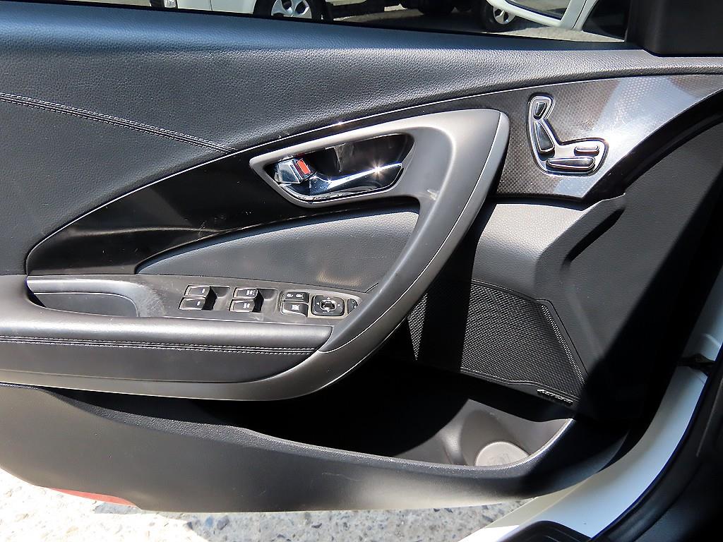 HYUNDAI Grandeur - Vista 11