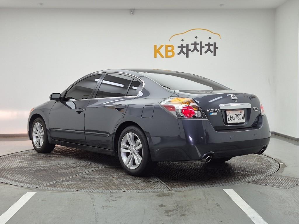 Nissan Altima - Vista 3