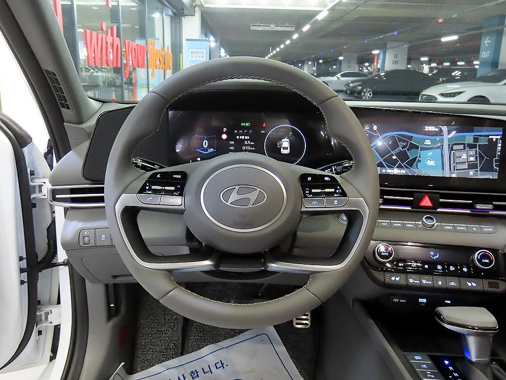 HYUNDAI Avante - Vista 8