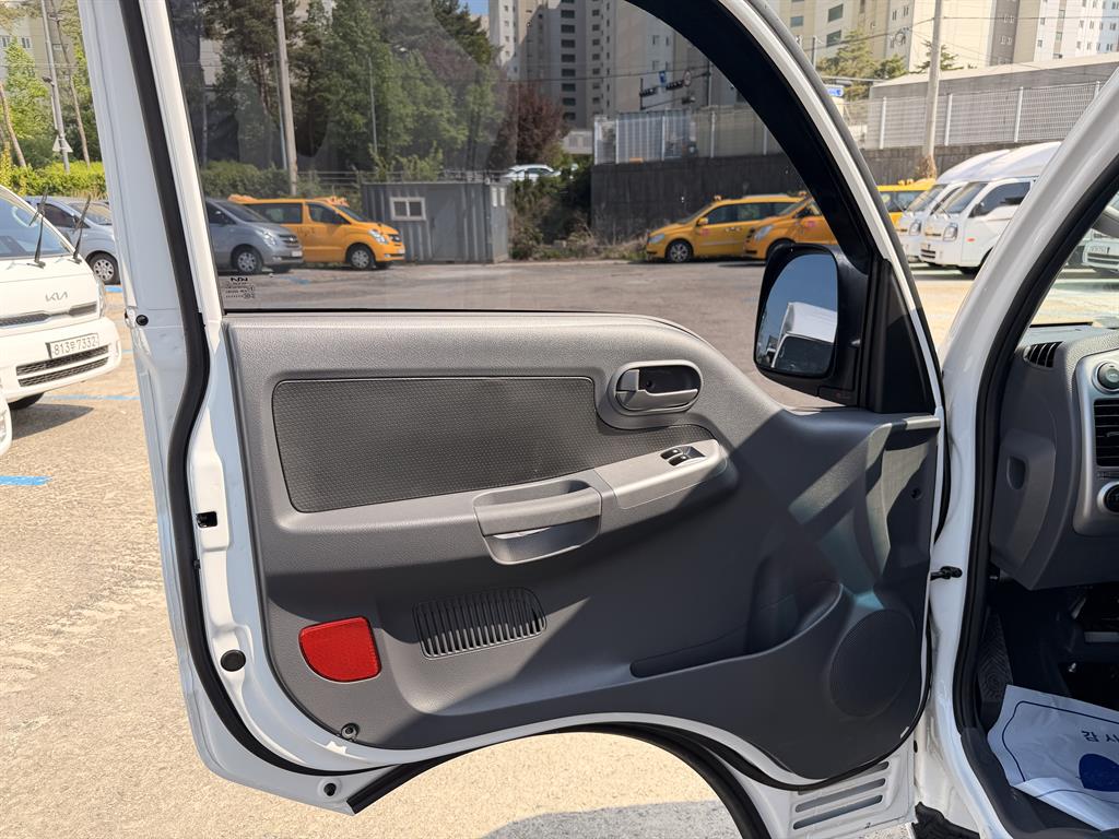 Small Truck Normal Box(High Deck) 2026 Blanco - Importación desde Corea - HF Imports Iquique - Foto 15