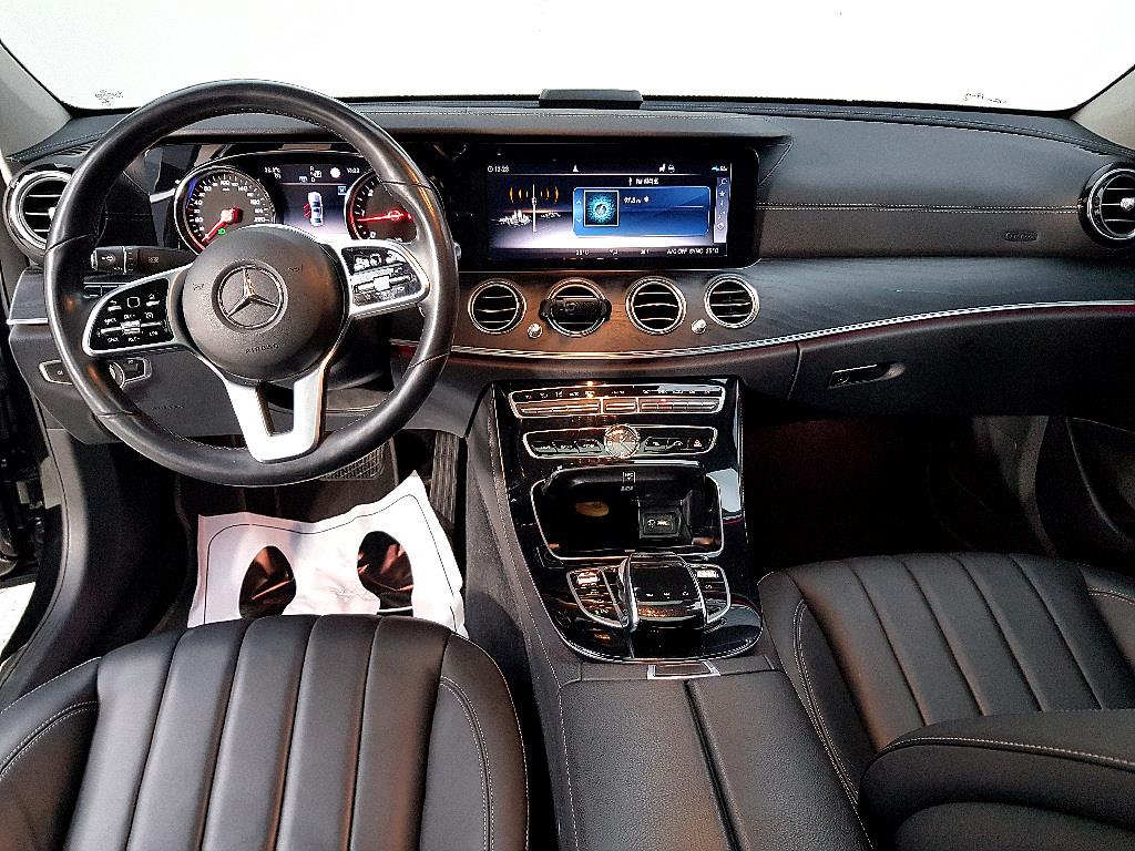 Mercedes Benz E class - Vista 5
