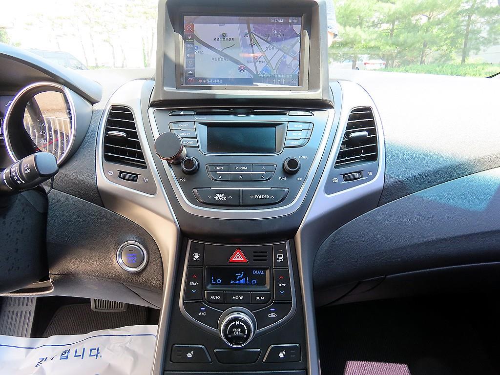 HYUNDAI Avante 2015 Plateado - Importación desde Corea - HF Imports Iquique - Foto 13