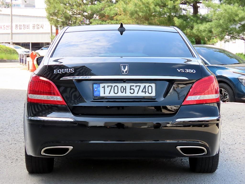 HYUNDAI Equus - Vista 4