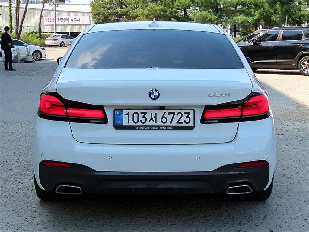 BMW 5 Series - Vista 4