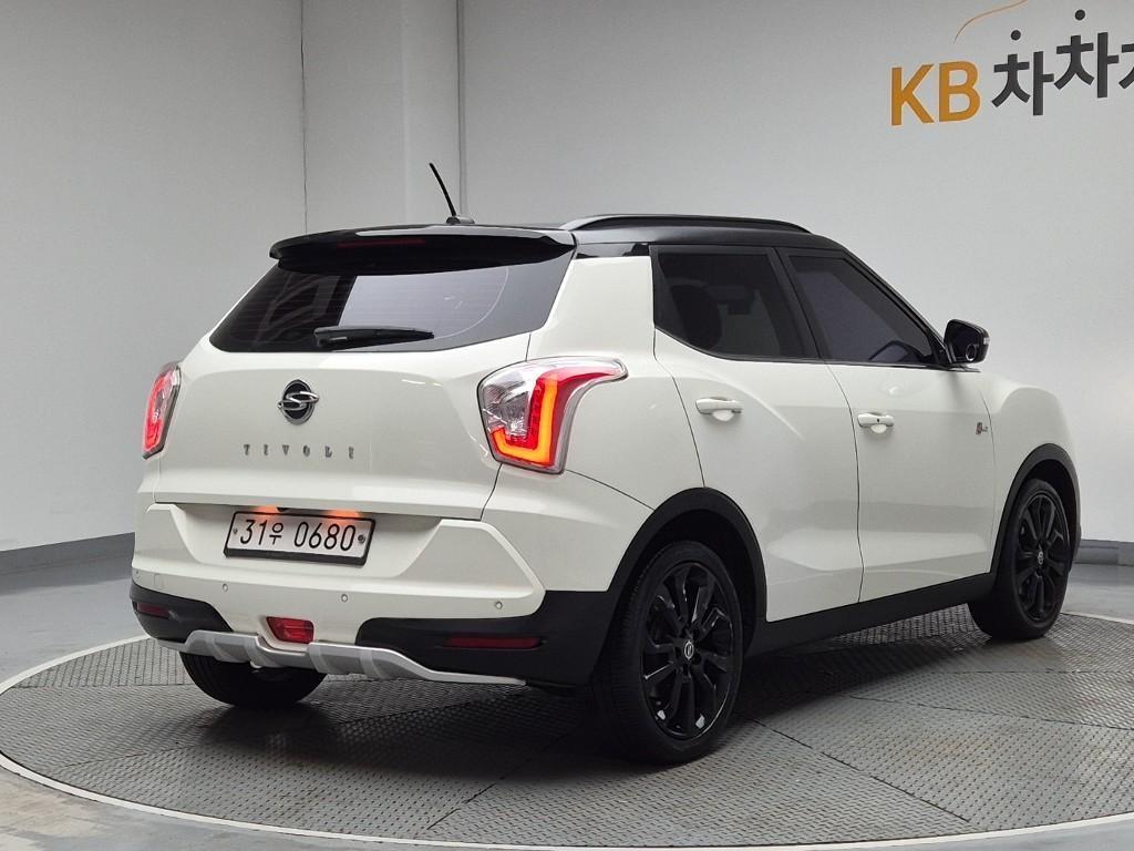 Ssangyong Tivoli - Vista 3