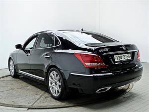 HYUNDAI Equus - Vista 8