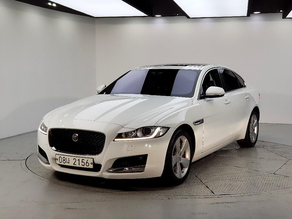 Jaguar XF 2018 Blanco - Importación desde Corea - HF Imports Iquique - Foto 1