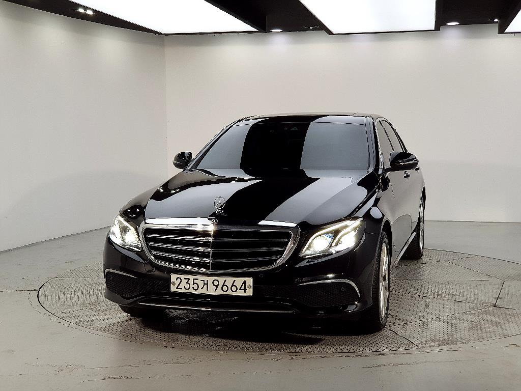 Mercedes Benz E class - Vista 2