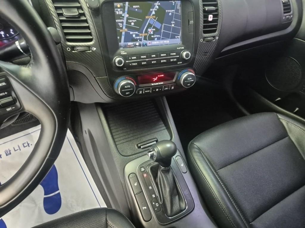 KIA K3 - Vista 10