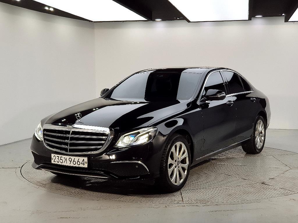 Mercedes Benz E class 2020 Negro - Importación desde Corea - HF Imports Iquique - Foto 1