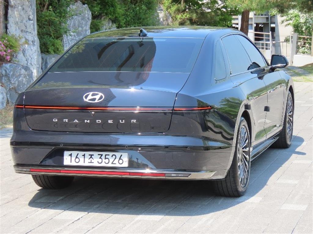 HYUNDAI Grandeur - Vista 5